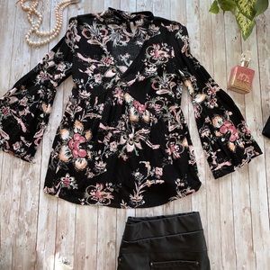 ANA crinkle style top bell sleeves keyhole neck